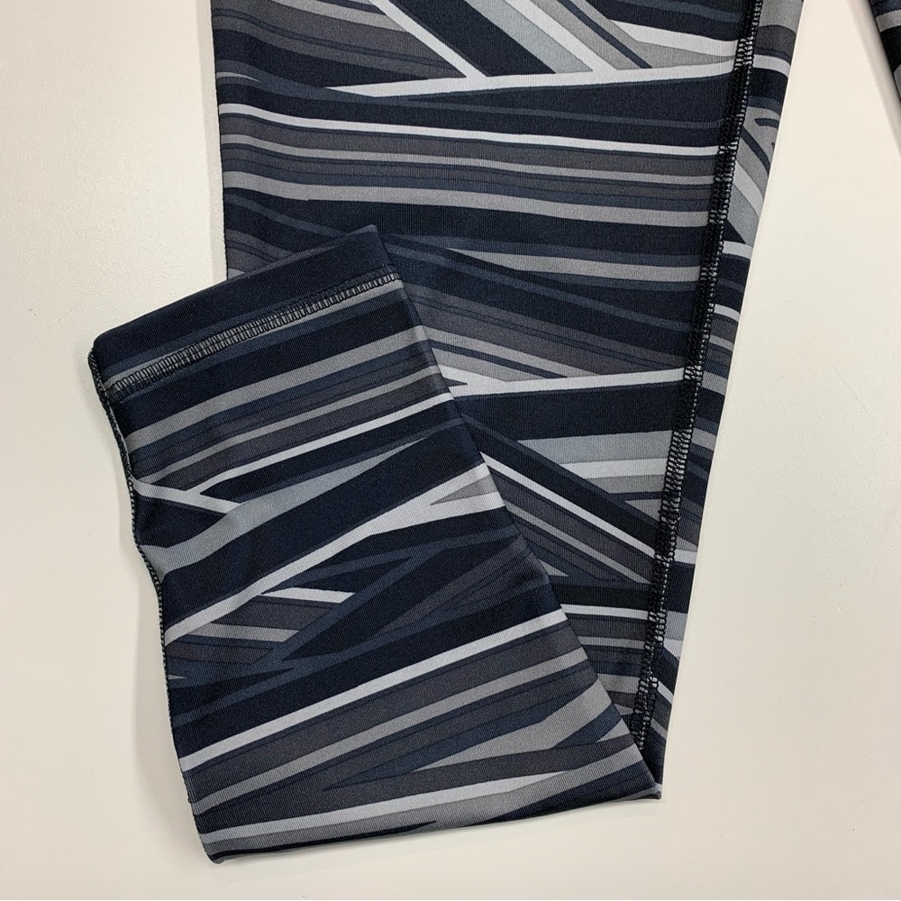 Everlast Gray Black Stripe Geo Mummy Print Athletic Leggings Women’s Size Medium - Picture 4 of 5